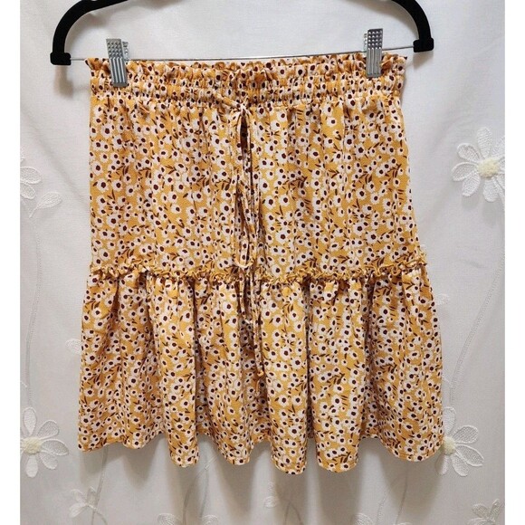 Womens Medium Yellow Mini Skirt Floral Tierd Ruffle Crinkle Smocked Cottage - Picture 1 of 15